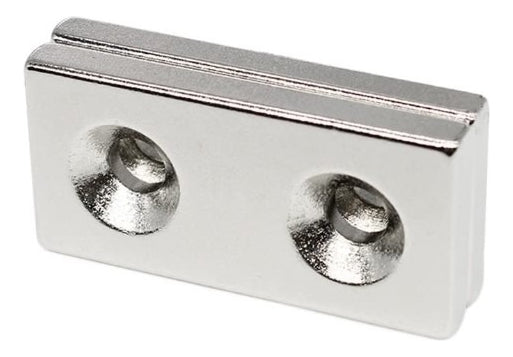 40mm x 20mm x 5mm con agujeros avellanados de 5mm y 5mm N35